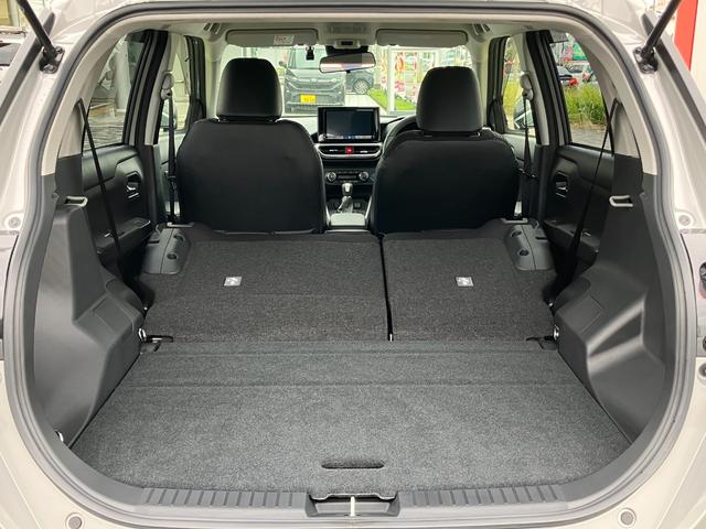 ロッキープレミアムＧ　ＨＥＶ１７インチアルミホイール　ＵＶＩＲカット遮音ガラス　フルＬＥＤヘッドランプ　キーフリーシステム　革巻きステアリングホイール　本革シフトノブ　アクティブマルチインフォメーションメーター（静岡県）の中古車