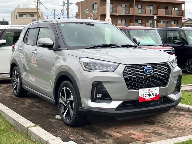 ロッキープレミアムＧ　ＨＥＶ１７インチアルミホイール　ＵＶＩＲカット遮音ガラス　フルＬＥＤヘッドランプ　キーフリーシステム　革巻きステアリングホイール　本革シフトノブ　アクティブマルチインフォメーションメーター（静岡県）の中古車