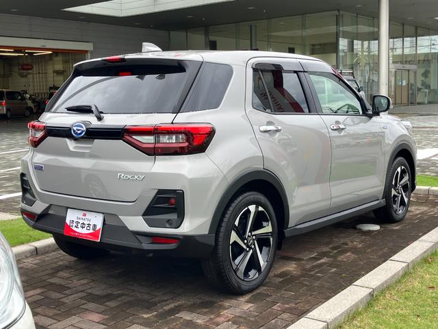 ロッキープレミアムＧ　ＨＥＶ１７インチアルミホイール　ＵＶＩＲカット遮音ガラス　フルＬＥＤヘッドランプ　キーフリーシステム　革巻きステアリングホイール　本革シフトノブ　アクティブマルチインフォメーションメーター（静岡県）の中古車