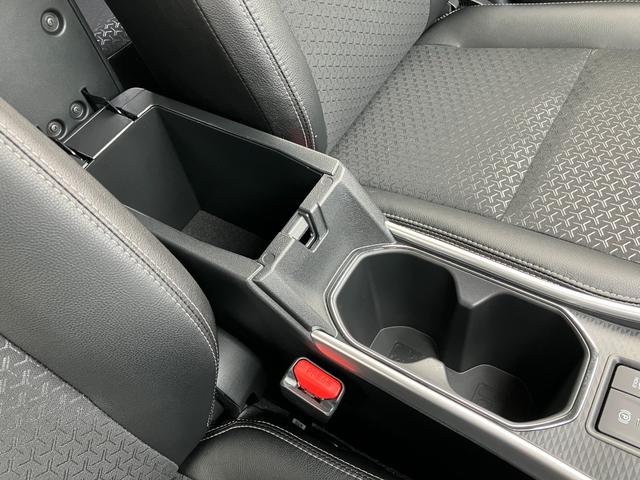 ロッキープレミアムＧ　ＨＥＶ１７インチアルミホイール　ＵＶＩＲカット遮音ガラス　フルＬＥＤヘッドランプ　キーフリーシステム　革巻きステアリングホイール　本革シフトノブ　アクティブマルチインフォメーションメーター（静岡県）の中古車