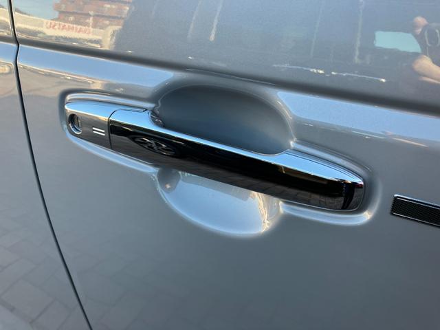 ムーヴキャンバスセオリーX14インチフルホイールキャップ キーフリーシステム プッシュボタンスタート UVカットガラス 両側パワースライドドア ハロゲンヘッドライト ラゲージアンダーボックス(静岡県)の中古車