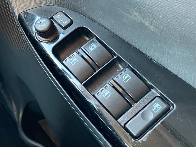 タントＸ　ＶＳ　ＳＡIIIキーフリーシステム　パワースライドドア（左側）　オートエアコン（プッシュ式）　オートライト　ハロゲンヘッドランプ　マルチインフォメーションディスプレイ（静岡県）の中古車