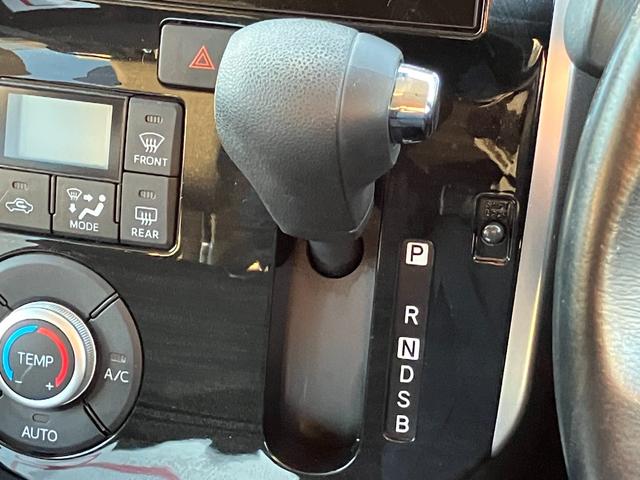 タントＸ　ＶＳ　ＳＡIIIキーフリーシステム　パワースライドドア（左側）　オートエアコン（プッシュ式）　オートライト　ハロゲンヘッドランプ　マルチインフォメーションディスプレイ（静岡県）の中古車