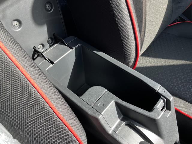 ロッキーＧ１７インチアルミホイール　ＵＶＩＲカット遮音ガラス　フルＬＥＤヘッドランプ　運転席・助手席シートヒーター　ウレタンステアリングホイール　本革シフトノブ　アクティブマルチインフォメーションメーター（静岡県）の中古車