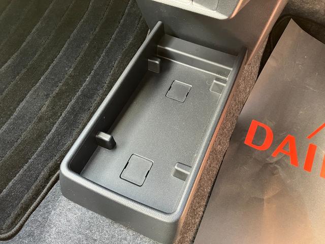 ミライースＬ　ＳＡIII１３インチフルホイールキャップ　マルチリフレクターハロゲンヘッドランプ　可倒式ドアミラー　自発光式デジタルメーターアンバーイルミネーションメーター　マニュアルエアコン（ダイヤル式）　キーレスエントリー（静岡県）の中古車