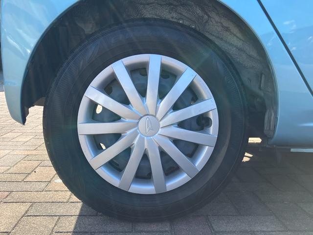 ミライースＬ　ＳＡIII１３インチフルホイールキャップ　マルチリフレクターハロゲンヘッドランプ　可倒式ドアミラー　自発光式デジタルメーターアンバーイルミネーションメーター　マニュアルエアコン（ダイヤル式）　キーレスエントリー（静岡県）の中古車