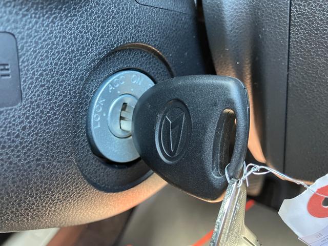 ミライースＬ　ＳＡIII１３インチフルホイールキャップ　マルチリフレクターハロゲンヘッドランプ　可倒式ドアミラー　自発光式デジタルメーターアンバーイルミネーションメーター　マニュアルエアコン（ダイヤル式）　キーレスエントリー（静岡県）の中古車