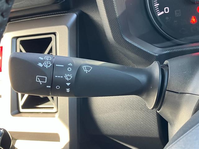 タフトＧ　クロムベンチャーメッキドアアウターハンドル　１５インチアルミホイール　オートレベリング機能付フルＬＥＤヘッドランプ　ＬＥＤフォグランプ　本革巻ステアリングホイール　本革巻インパネセンターシフト（静岡県）の中古車