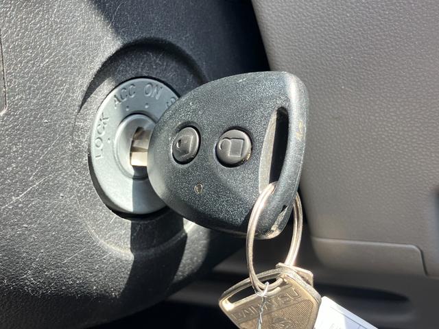 ムーヴＬ　ＳＡII１４インチフルホイールキャップ　ＵＶカットゴラス（フロントドア）　ウレタンステアリングホイール　キーレスエントリー　マニュアルエアコン（ダイヤル式）（静岡県）の中古車