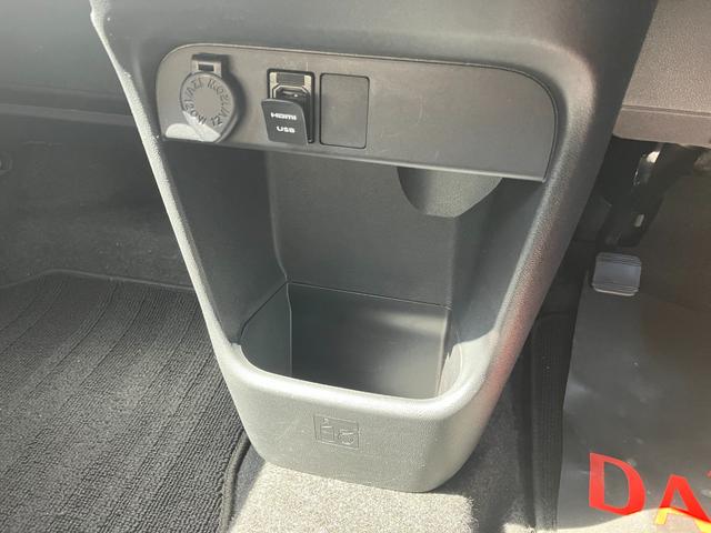 ムーヴキャンバスGメイクアップVS SAIII14インチフルホイールキャップ LEDヘッドランプ キーフリーシステム 両側パワースライドドア オートエアコン(プッシュ式) オートライト 置きラクボックス(静岡県)の中古車