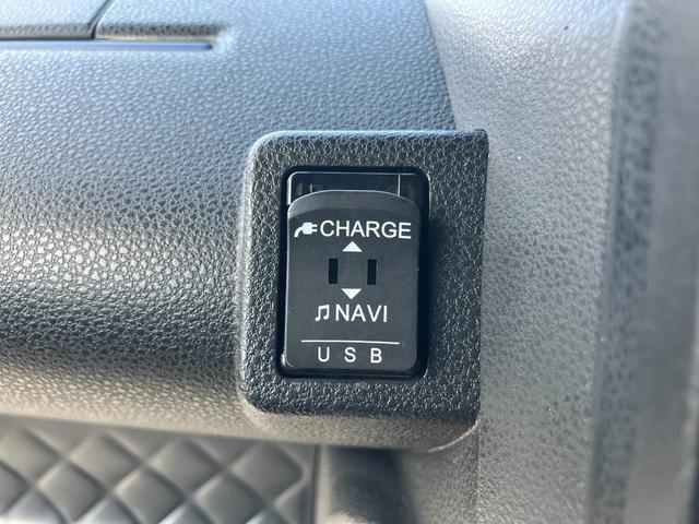 タントカスタムＲＳスタイルセレクション１５インチアルミホイール　キーフリーシステム　プッシュボタンスタート　オートエアコン（プッシュ式）　フルＬＥＤヘッドランプ　オート格納式カラードドアミラー　本革巻ステアリングホイール（静岡県）の中古車