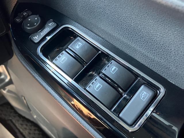 タントカスタムＲＳスタイルセレクション１５インチアルミホイール　キーフリーシステム　プッシュボタンスタート　オートエアコン（プッシュ式）　フルＬＥＤヘッドランプ　オート格納式カラードドアミラー　本革巻ステアリングホイール（静岡県）の中古車