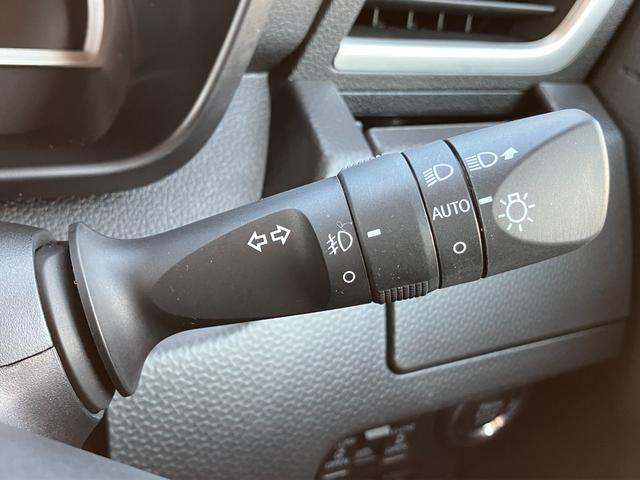 トールカスタムGLEDヘッドランプ キーフリーシステム プッシュボタンスタート オートエアコン(プッシュ式) 両側パワースライドドア マルチインフォメーションディスプレイ(静岡県)の中古車