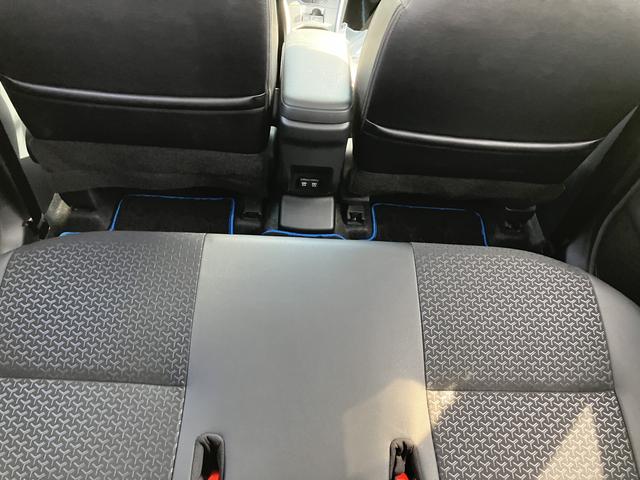 ロッキープレミアムG HEV17インチアルミホイール UVIRカット遮音ガラス フルLEDヘッドランプ キーフリーシステム 革巻きステアリングホイール 本革シフトノブ アクティブマルチインフォメーションメーター(静岡県)の中古車
