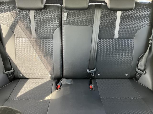 ロッキープレミアムG HEV17インチアルミホイール UVIRカット遮音ガラス フルLEDヘッドランプ キーフリーシステム 革巻きステアリングホイール 本革シフトノブ アクティブマルチインフォメーションメーター(静岡県)の中古車