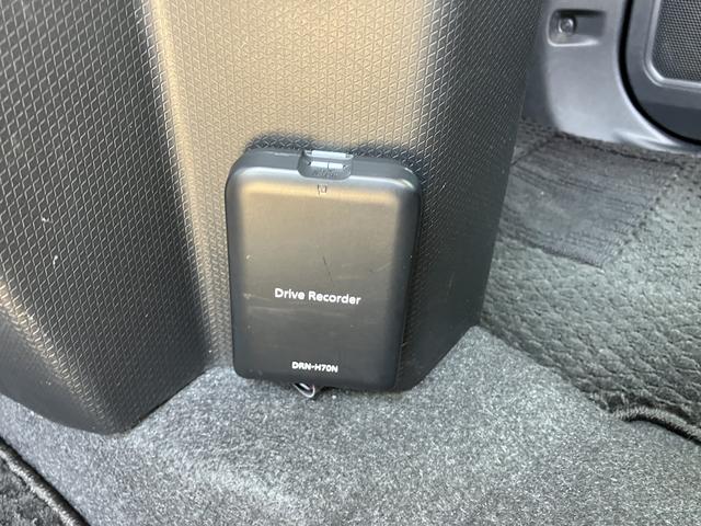 タントＸセレクション３６０度スーパーＵＶＩＲカットガラス　格納式シートバックテーブル　シートバックポケット　運転席シートリフター　チルトステアリング　シートヒーター　リヤヒーターダクト（静岡県）の中古車