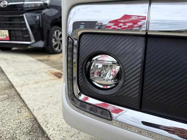 タントカスタムRS トップエディションVS SAIII15インチアルミホイール 大型エアロバンパー LEDヘッドランプ オート格納式カラードドアミラー 本革巻ステアリングホイール 両側パワースライドドア(静岡県)の中古車