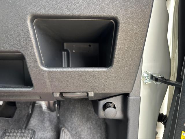 タントカスタムRS トップエディションVS SAIII15インチアルミホイール 大型エアロバンパー LEDヘッドランプ オート格納式カラードドアミラー 本革巻ステアリングホイール 両側パワースライドドア(静岡県)の中古車