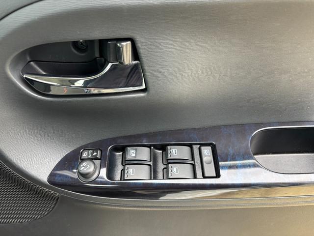 タントカスタムRS トップエディションVS SAIII15インチアルミホイール 大型エアロバンパー LEDヘッドランプ オート格納式カラードドアミラー 本革巻ステアリングホイール 両側パワースライドドア(静岡県)の中古車