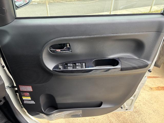 タントカスタムRS トップエディションVS SAIII15インチアルミホイール 大型エアロバンパー LEDヘッドランプ オート格納式カラードドアミラー 本革巻ステアリングホイール 両側パワースライドドア(静岡県)の中古車