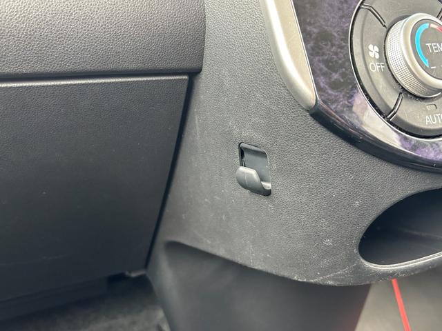 タントカスタムRS トップエディションVS SAIII15インチアルミホイール 大型エアロバンパー LEDヘッドランプ オート格納式カラードドアミラー 本革巻ステアリングホイール 両側パワースライドドア(静岡県)の中古車