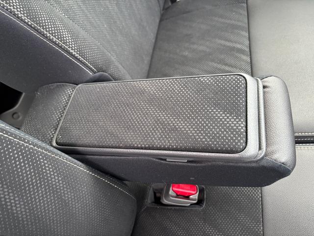 タントカスタムRS トップエディションVS SAIII15インチアルミホイール 大型エアロバンパー LEDヘッドランプ オート格納式カラードドアミラー 本革巻ステアリングホイール 両側パワースライドドア(静岡県)の中古車