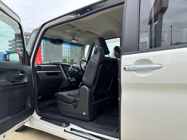 タントカスタムRS トップエディションVS SAIII15インチアルミホイール 大型エアロバンパー LEDヘッドランプ オート格納式カラードドアミラー 本革巻ステアリングホイール 両側パワースライドドア(静岡県)の中古車