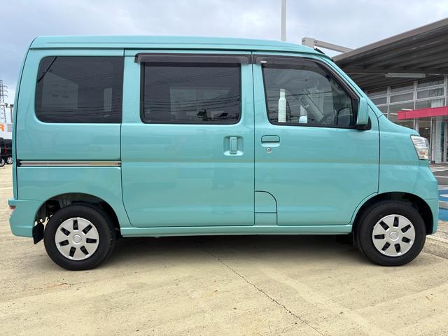 ハイゼットカーゴクルーズＳＡIII２ＷＤ　ＭＴ　電動格納式カラードドアミラー　ＵＶカットガラス（フロントウィンドウ）　１２インチフルホイールキャップ　撥水フルファヴリックシート表皮　キーレスエントリー　マニュアルエアコン（静岡県）の中古車