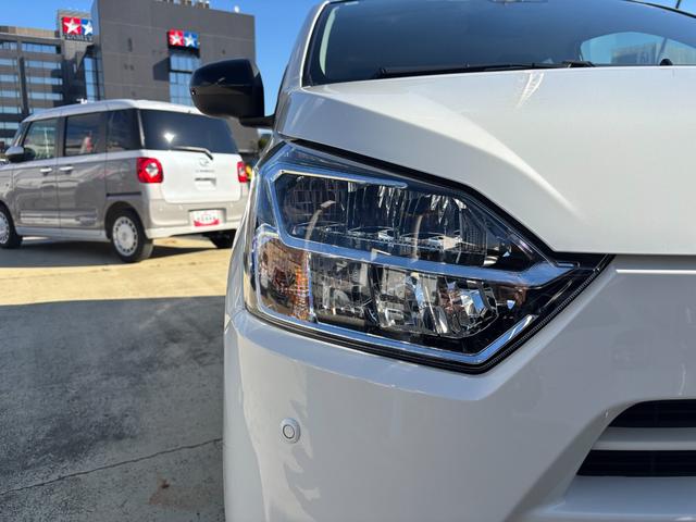 ミライースＸ　ＳＡIII１４インチフルホイールキャップ　ＬＥＤヘッドランプ　電動格納式（カラード）ドアミラー　自発光式デジタルメーターブルーイルミネーションメーター　マニュアルエアコン（ダイヤル式）　キーレスエントリー（静岡県）の中古車