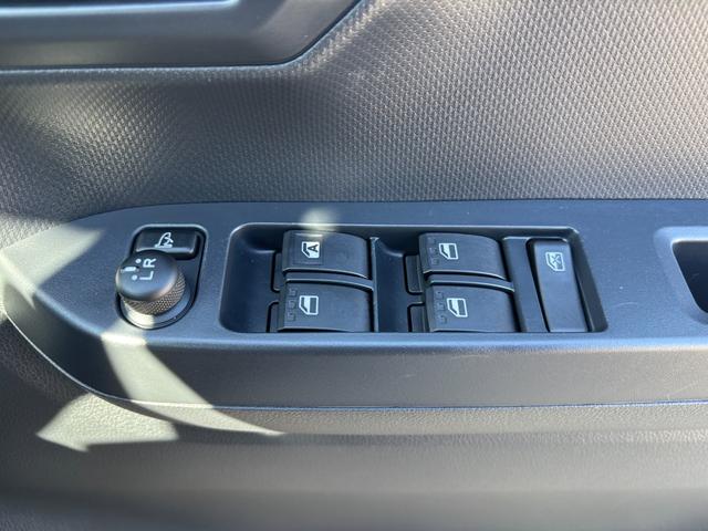 ミライースＸ　ＳＡIII１４インチフルホイールキャップ　ＬＥＤヘッドランプ　電動格納式（カラード）ドアミラー　自発光式デジタルメーターブルーイルミネーションメーター　マニュアルエアコン（ダイヤル式）　キーレスエントリー（静岡県）の中古車