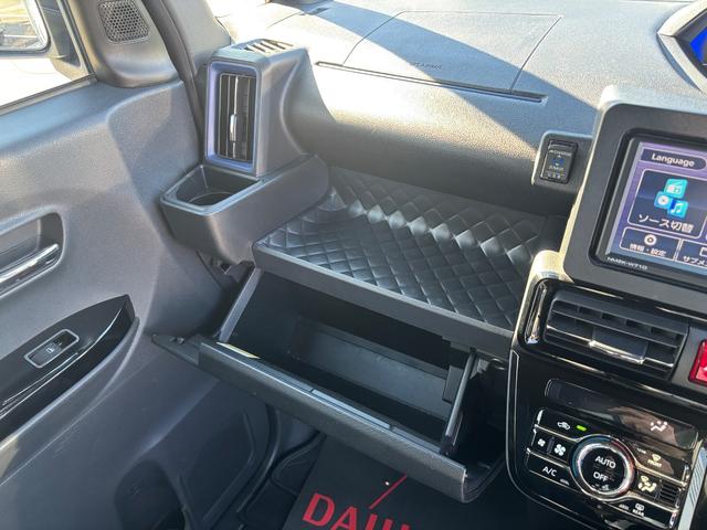 タントカスタムRS15インチアルミホイール キーフリーシステム プッシュボタンスタート オートエアコン(プッシュ式) フルLEDヘッドランプ オート格納式カラードドアミラー 本革巻ステアリングホイール(静岡県)の中古車