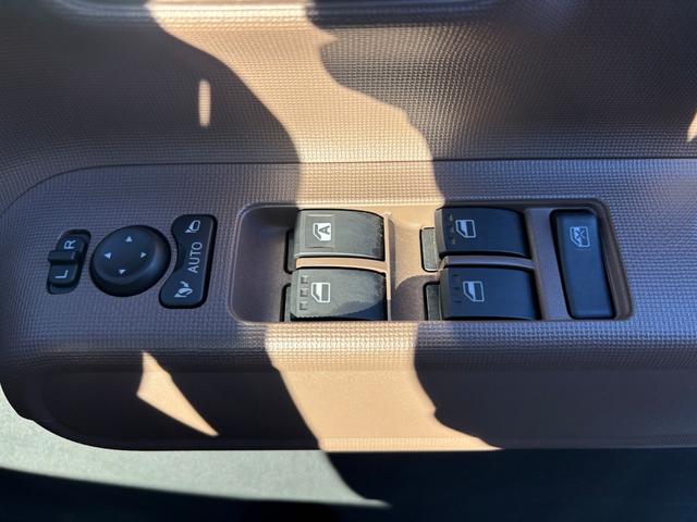 ムーヴキャンバスセオリーG14インチフルホイールキャップ LEDヘッドランプ LEDフォグランプ ホっとカップホルダー 両側パワースライドドア キーフリーシステム プッシュボタンスタート UVカットガラス(静岡県)の中古車