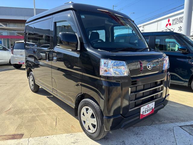 ハイゼットカーゴクルーズＣＶＴ　電動格納式カラードドアミラー　スーパーＵＶＩＲカットガラス（フロントウィンドウ）　１２インチフルホイールキャップ　撥水フルファヴリックシート表皮　大型ＬＥＤ荷室灯　キーフリーシステム（静岡県）の中古車