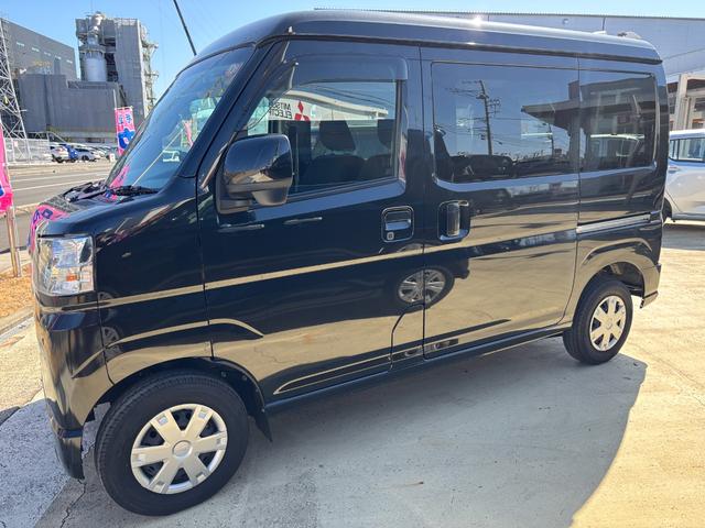 ハイゼットカーゴクルーズＣＶＴ　電動格納式カラードドアミラー　スーパーＵＶＩＲカットガラス（フロントウィンドウ）　１２インチフルホイールキャップ　撥水フルファヴリックシート表皮　大型ＬＥＤ荷室灯　キーフリーシステム（静岡県）の中古車