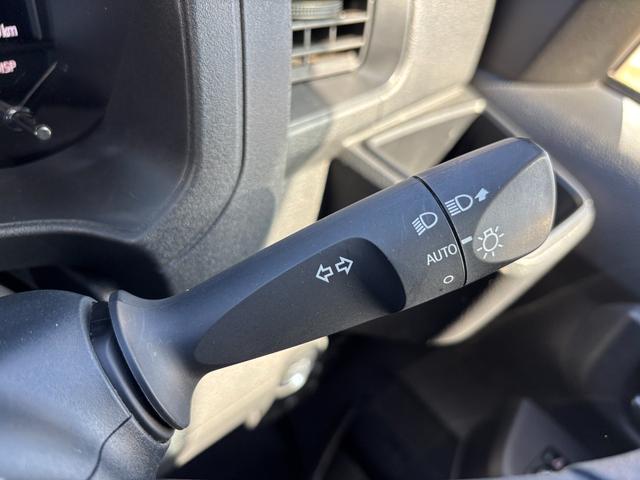 ハイゼットカーゴクルーズＣＶＴ　電動格納式カラードドアミラー　スーパーＵＶＩＲカットガラス（フロントウィンドウ）　１２インチフルホイールキャップ　撥水フルファヴリックシート表皮　大型ＬＥＤ荷室灯　キーフリーシステム（静岡県）の中古車