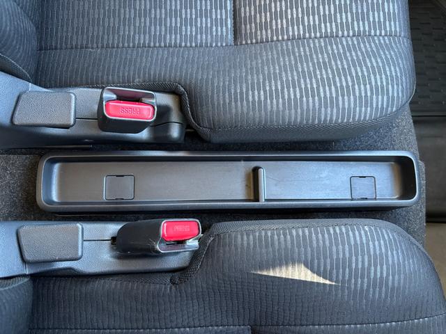 ハイゼットカーゴクルーズＣＶＴ　電動格納式カラードドアミラー　スーパーＵＶＩＲカットガラス（フロントウィンドウ）　１２インチフルホイールキャップ　撥水フルファヴリックシート表皮　大型ＬＥＤ荷室灯　キーフリーシステム（静岡県）の中古車