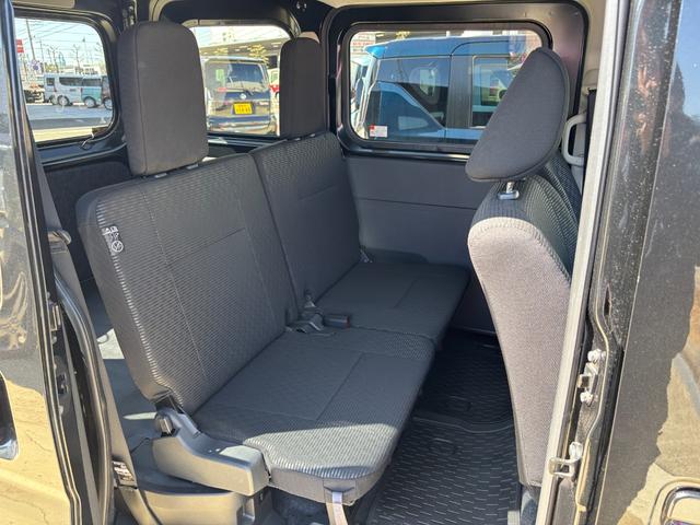 ハイゼットカーゴクルーズＣＶＴ　電動格納式カラードドアミラー　スーパーＵＶＩＲカットガラス（フロントウィンドウ）　１２インチフルホイールキャップ　撥水フルファヴリックシート表皮　大型ＬＥＤ荷室灯　キーフリーシステム（静岡県）の中古車