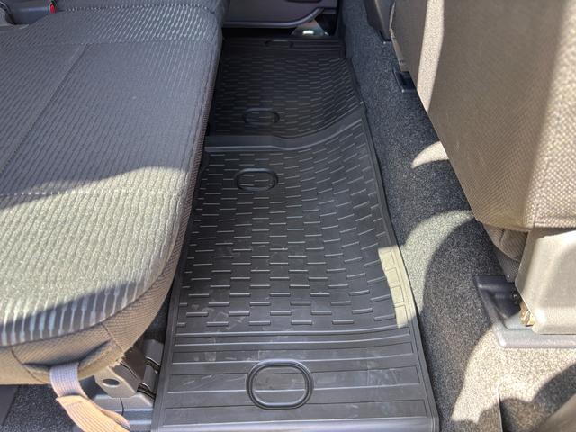 ハイゼットカーゴクルーズＣＶＴ　電動格納式カラードドアミラー　スーパーＵＶＩＲカットガラス（フロントウィンドウ）　１２インチフルホイールキャップ　撥水フルファヴリックシート表皮　大型ＬＥＤ荷室灯　キーフリーシステム（静岡県）の中古車