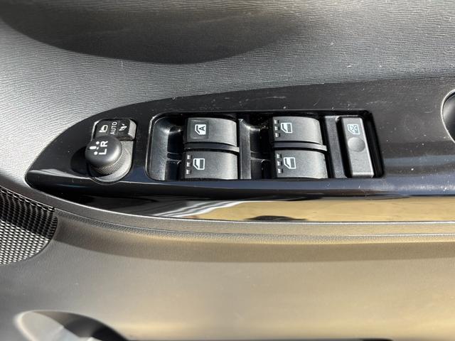 タントＸ　ＶＳ　ＳＡIIIキーフリーシステム　パワースライドドア（左側）　オートエアコン（プッシュ式）　オートライト　ハロゲンヘッドランプ　マルチインフォメーションディスプレイ（静岡県）の中古車