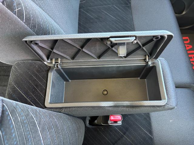 タントＸ　ＶＳ　ＳＡIIIキーフリーシステム　パワースライドドア（左側）　オートエアコン（プッシュ式）　オートライト　ハロゲンヘッドランプ　マルチインフォメーションディスプレイ（静岡県）の中古車