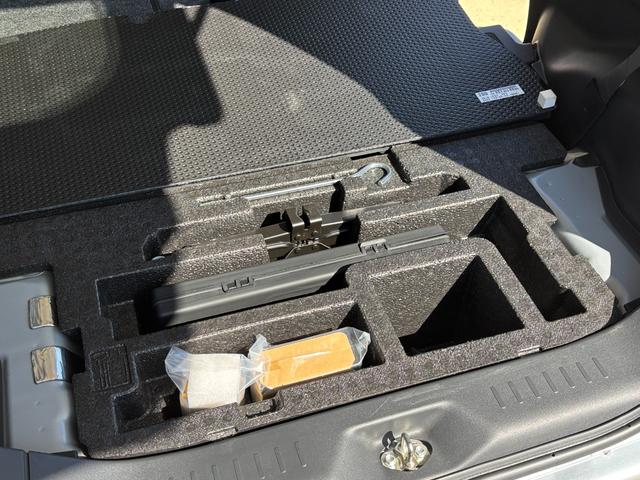 タントＸ　ＶＳ　ＳＡIIIキーフリーシステム　パワースライドドア（左側）　オートエアコン（プッシュ式）　オートライト　ハロゲンヘッドランプ　マルチインフォメーションディスプレイ（静岡県）の中古車