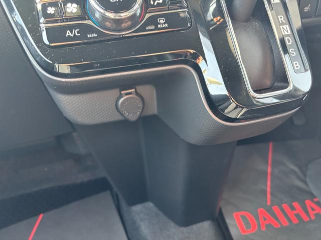 タントカスタムＸ１４インチアルミホイール　大型エアロバンパー　フルＬＥＤヘッドランプ　オート格納式カラードドアミラー　両側パワースライドドア　キーフリーシステム　プッシュボタンスタート（静岡県）の中古車