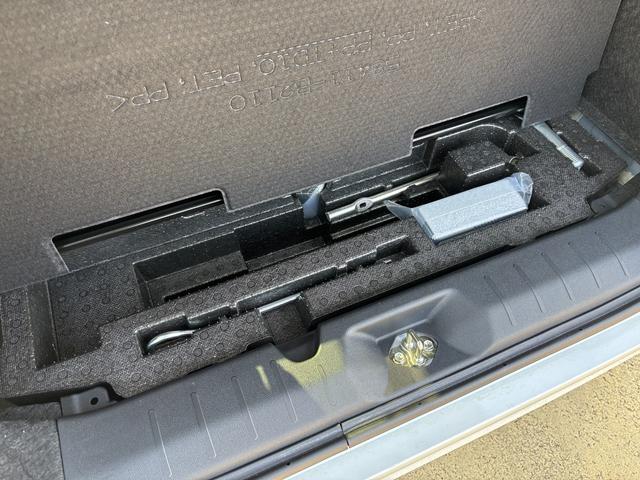 タントカスタムＸ１４インチアルミホイール　大型エアロバンパー　フルＬＥＤヘッドランプ　オート格納式カラードドアミラー　両側パワースライドドア　キーフリーシステム　プッシュボタンスタート（静岡県）の中古車