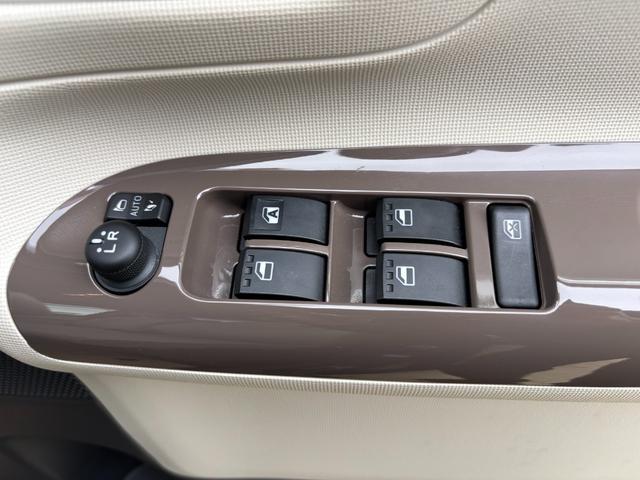 ムーヴキャンバスＧメイクアップリミテッド　ＳＡIII１４インチフルホイールキャップ　ＬＥＤヘッドランプ　キーフリーシステム　両側パワースライドドア　オートエアコン（プッシュ式）　オートライト　置きラクボックス（静岡県）の中古車