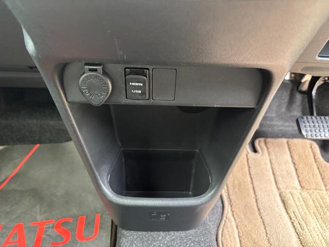 ムーヴキャンバスＧメイクアップリミテッド　ＳＡIII１４インチフルホイールキャップ　ＬＥＤヘッドランプ　キーフリーシステム　両側パワースライドドア　オートエアコン（プッシュ式）　オートライト　置きラクボックス（静岡県）の中古車