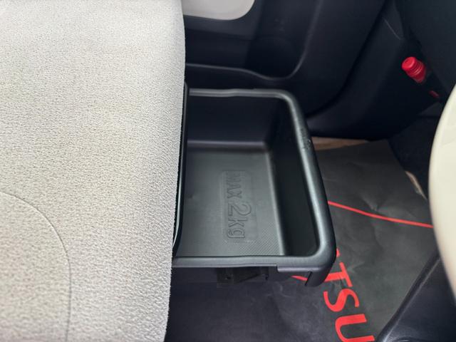 ムーヴキャンバスＧメイクアップリミテッド　ＳＡIII１４インチフルホイールキャップ　ＬＥＤヘッドランプ　キーフリーシステム　両側パワースライドドア　オートエアコン（プッシュ式）　オートライト　置きラクボックス（静岡県）の中古車