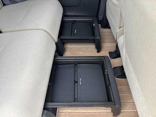 ムーヴキャンバスＧメイクアップリミテッド　ＳＡIII１４インチフルホイールキャップ　ＬＥＤヘッドランプ　キーフリーシステム　両側パワースライドドア　オートエアコン（プッシュ式）　オートライト　置きラクボックス（静岡県）の中古車