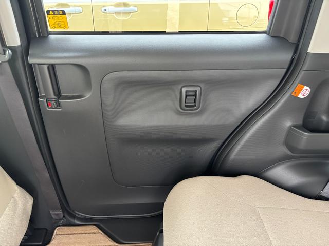 ムーヴキャンバスＧメイクアップリミテッド　ＳＡIII１４インチフルホイールキャップ　ＬＥＤヘッドランプ　キーフリーシステム　両側パワースライドドア　オートエアコン（プッシュ式）　オートライト　置きラクボックス（静岡県）の中古車