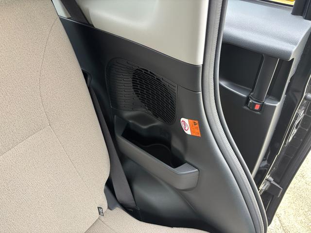 ムーヴキャンバスＧメイクアップリミテッド　ＳＡIII１４インチフルホイールキャップ　ＬＥＤヘッドランプ　キーフリーシステム　両側パワースライドドア　オートエアコン（プッシュ式）　オートライト　置きラクボックス（静岡県）の中古車