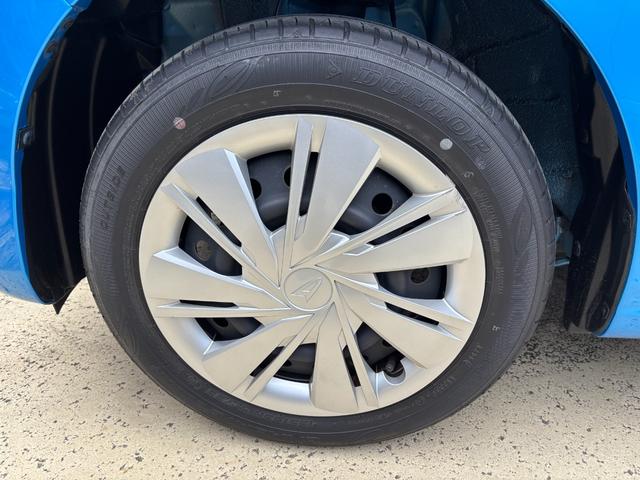 ミライースＸ　ＳＡIII１４インチフルホイールキャップ　ＬＥＤヘッドランプ　電動格納式（カラード）ドアミラー　自発光式デジタルメーターブルーイルミネーションメーター　マニュアルエアコン（ダイヤル式）　キーレスエントリー（静岡県）の中古車